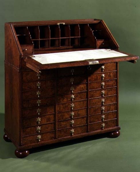 Bureau with small drawers, opened by English School