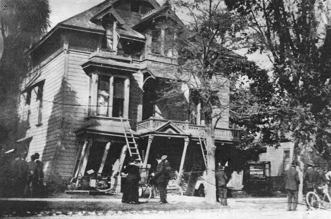 A house on the verge of collapse after the 1906 San Francisco earthquake, 1906 by American Photographer