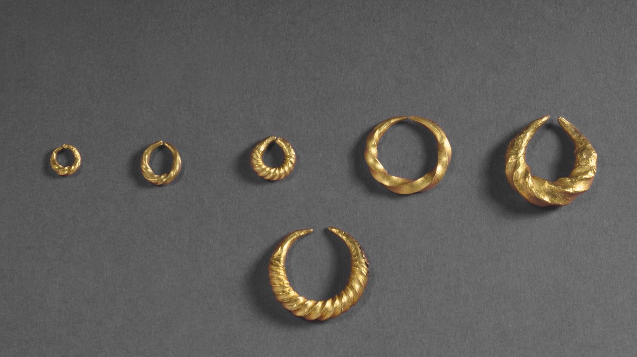 Jewellery from Fresn-la-Mere, France gold by Bronze Age