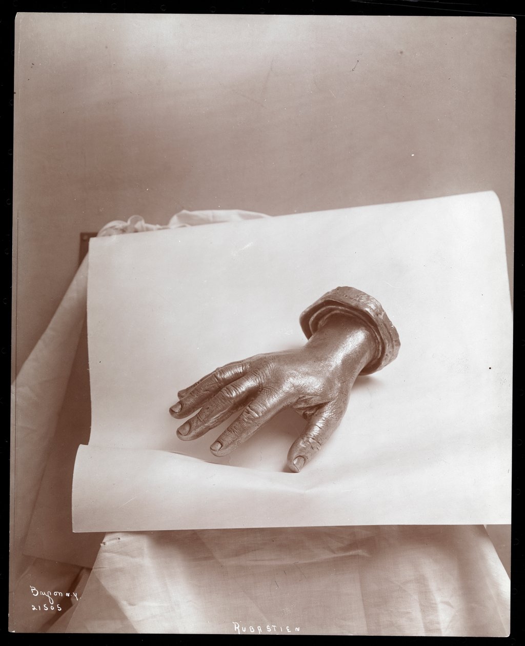 Bronze cast of the right hand of Arthur Rubinstein, 1906 by Byron Company