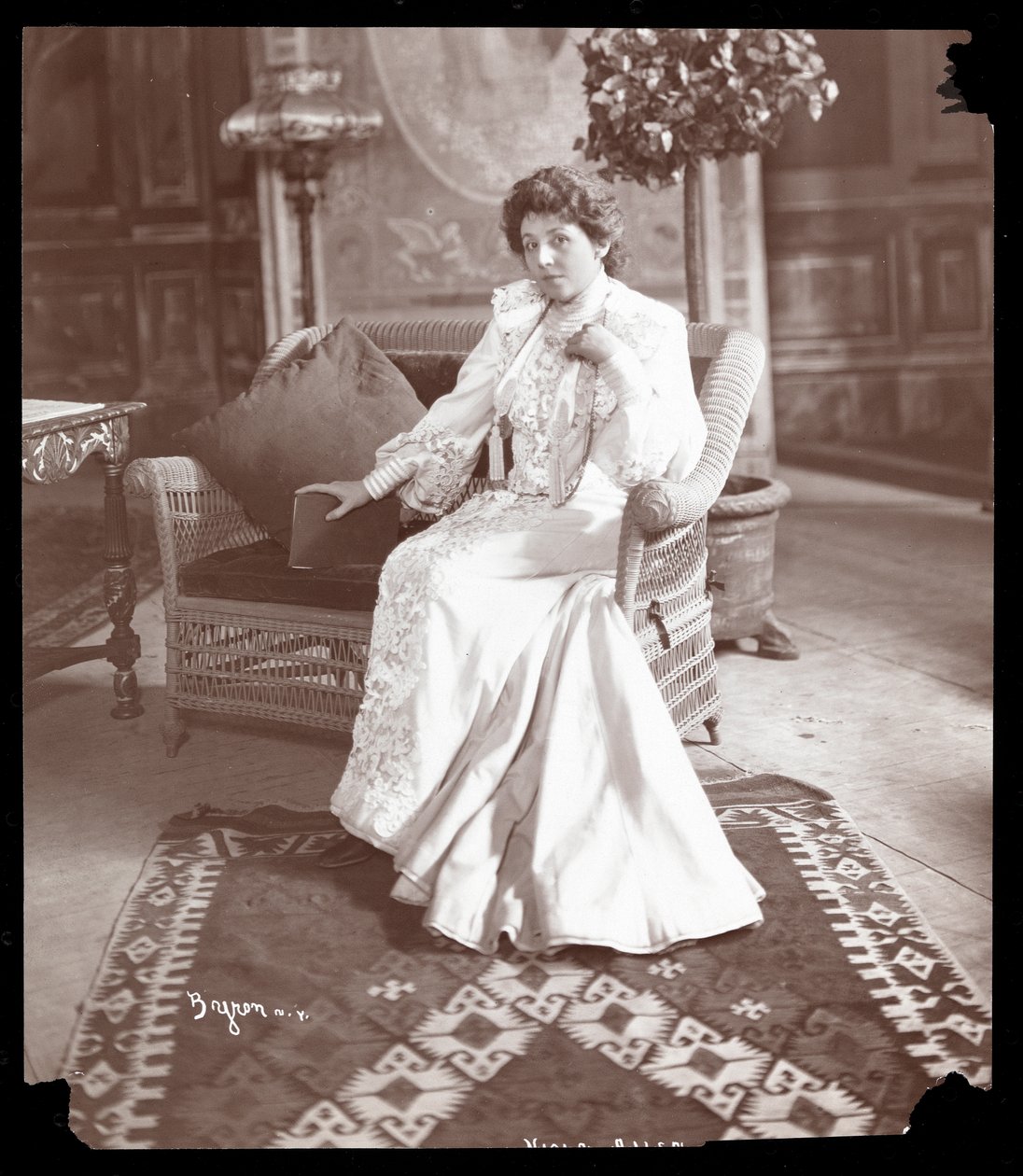 Viola Allen, c.1903 by Byron Company