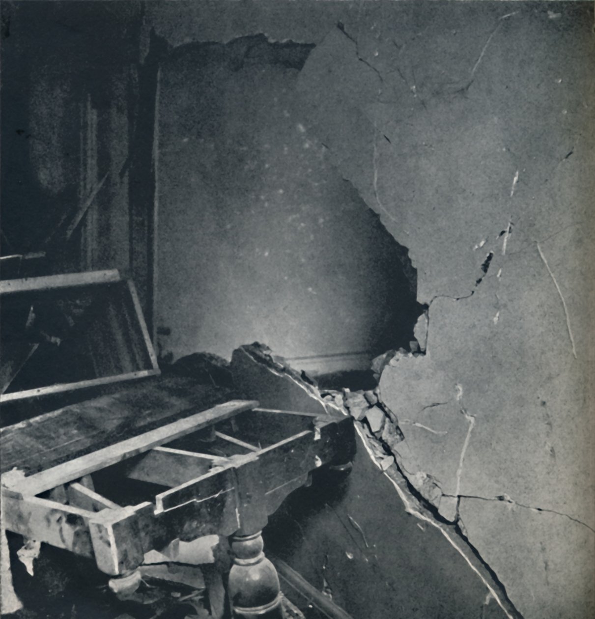 The dust settles by Cecil Beaton