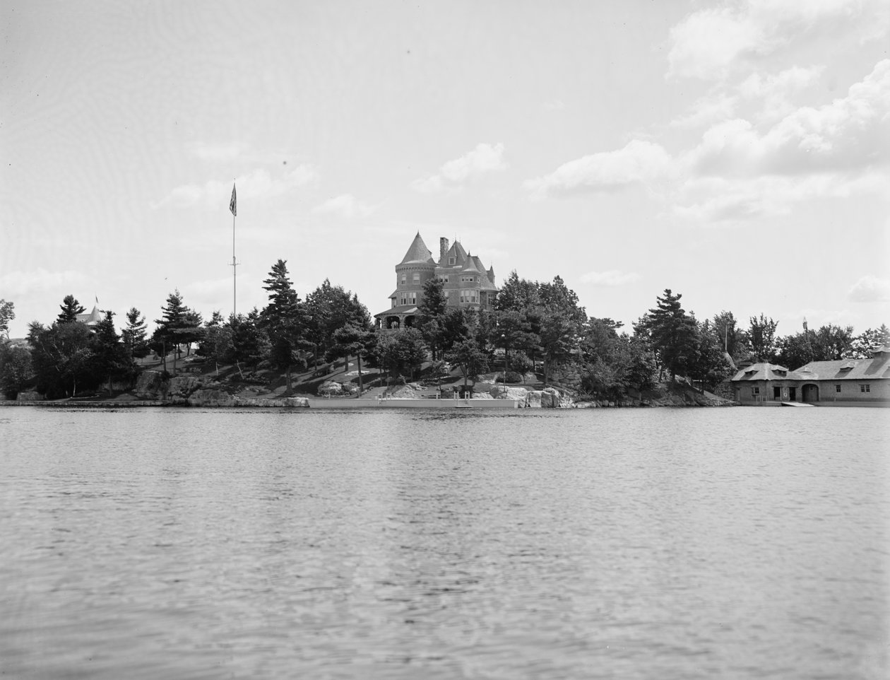 Neh Mahbin, Thousand Islands, N.Y., c.1900-20 by Detroit Publishing Co.