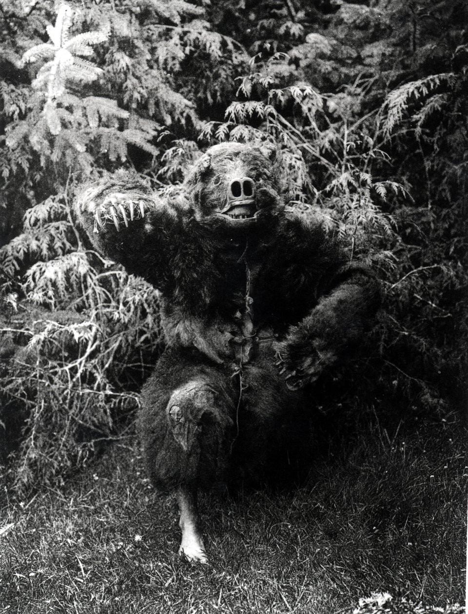 Nane-Qagyuhl, Native American Costume by Edward Sheriff Curtis