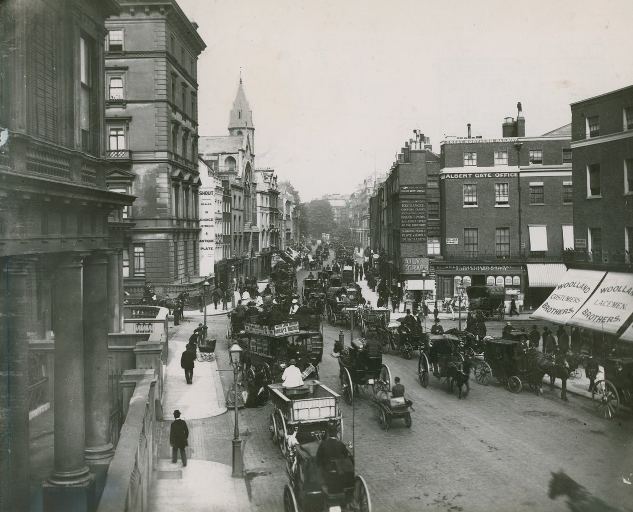 Knightsbridge, London by English Photographer