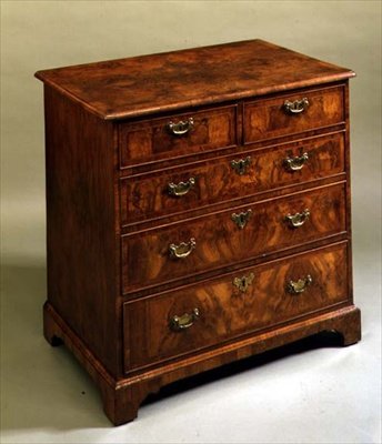 George I chest of drawers with bracket feet by English School
