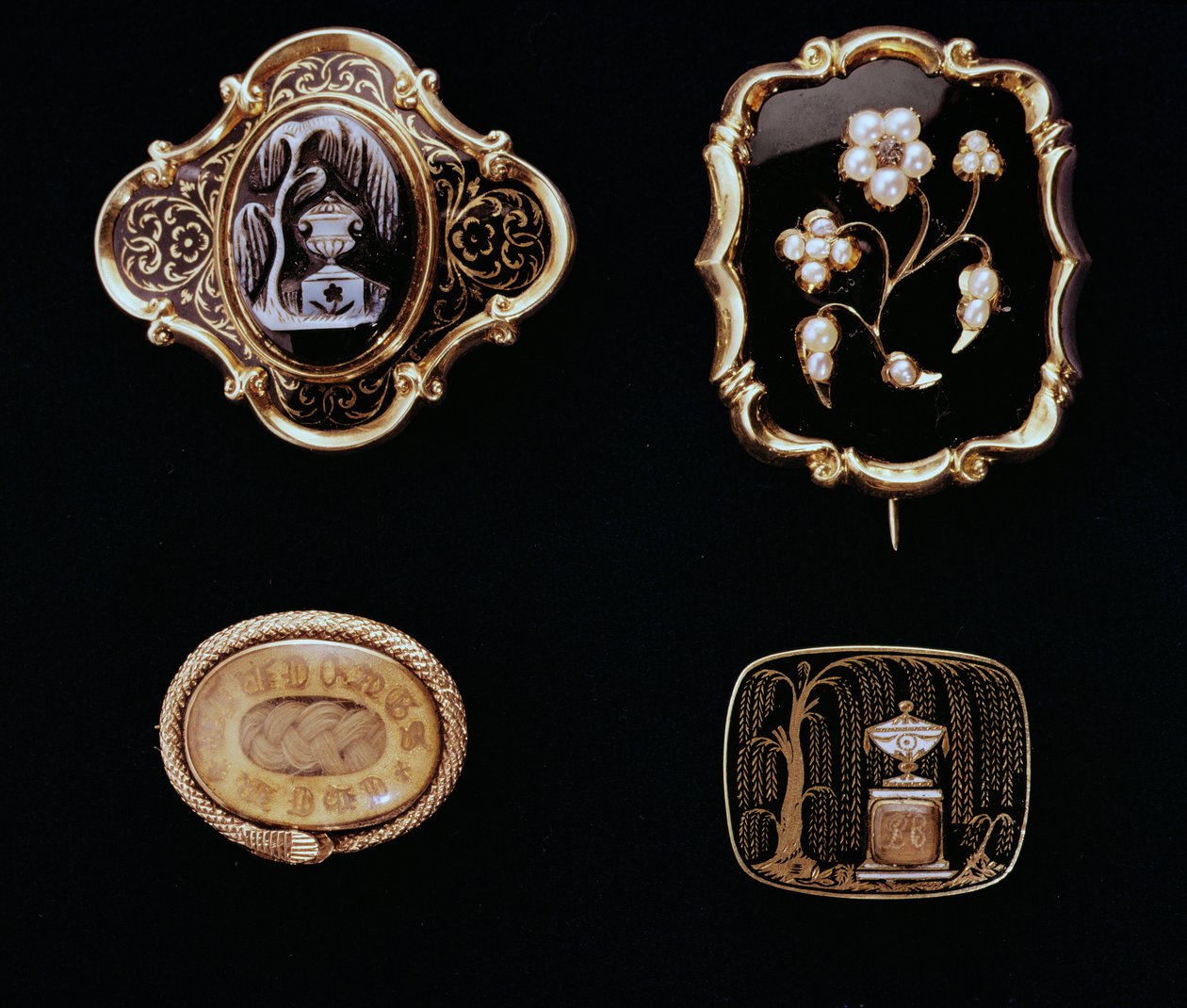 Mourning Jewels, Mid-Victorian Brooches Set in Gold by English School