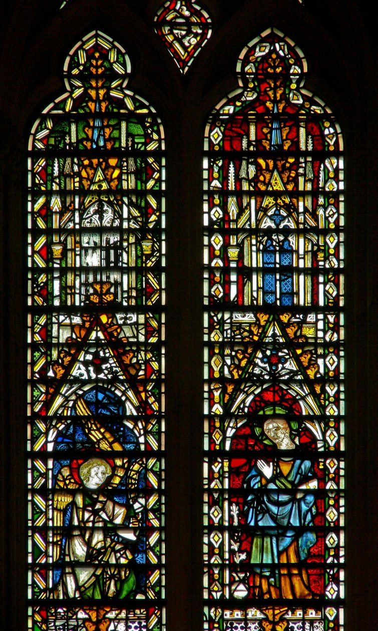 Window Ww depicting the Annunciation by English School