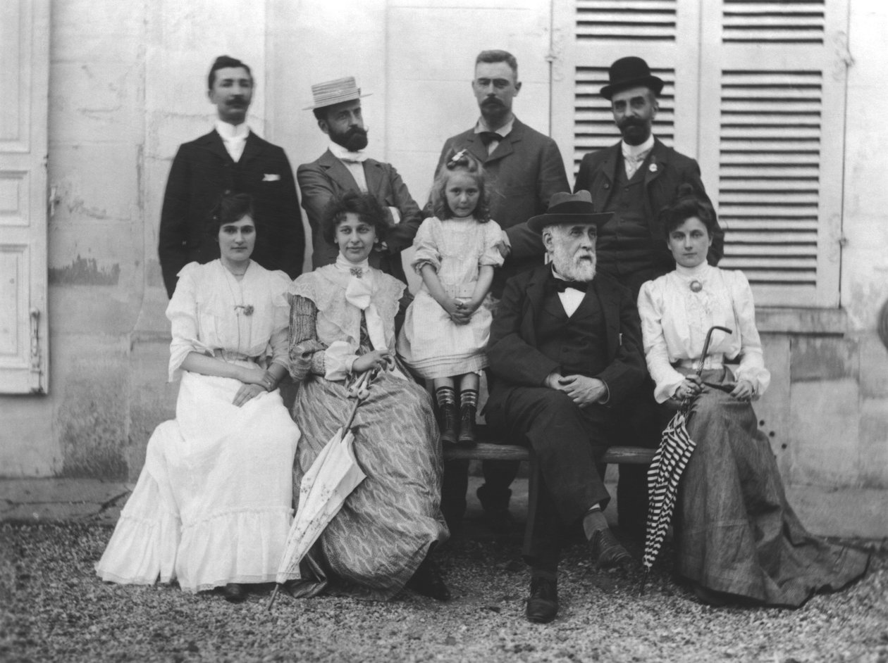 From left to right, back to front: Saint-Maurice, Lalo, Poujaud, Alexis Rouart, Julie Manet, Valentine Rouart, Madelaine Rouart, Edgar Degas by Ernest Rouart