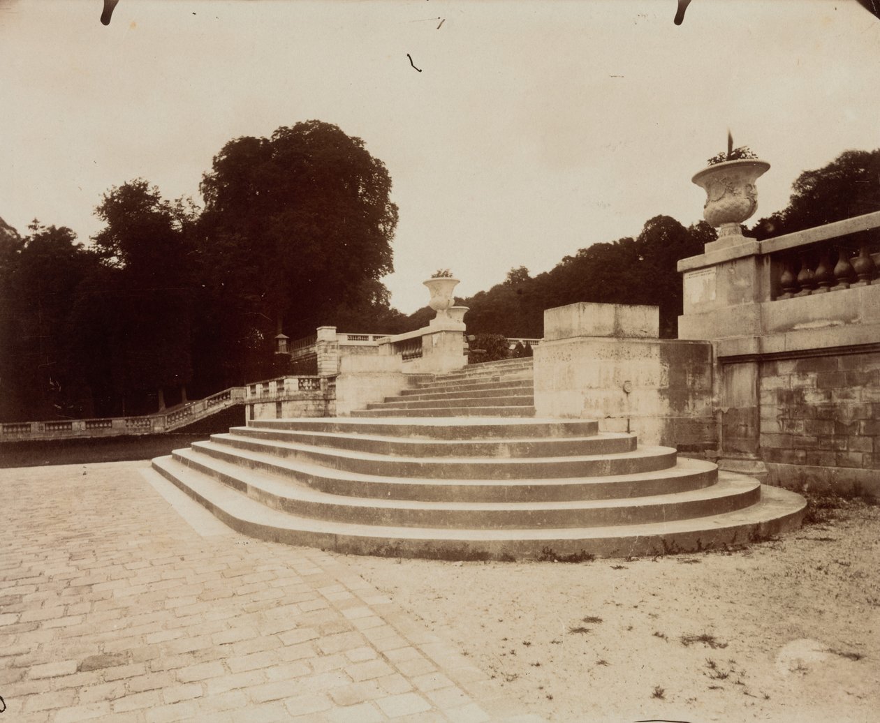 St. Cloud, 1904 by Eugène Atget