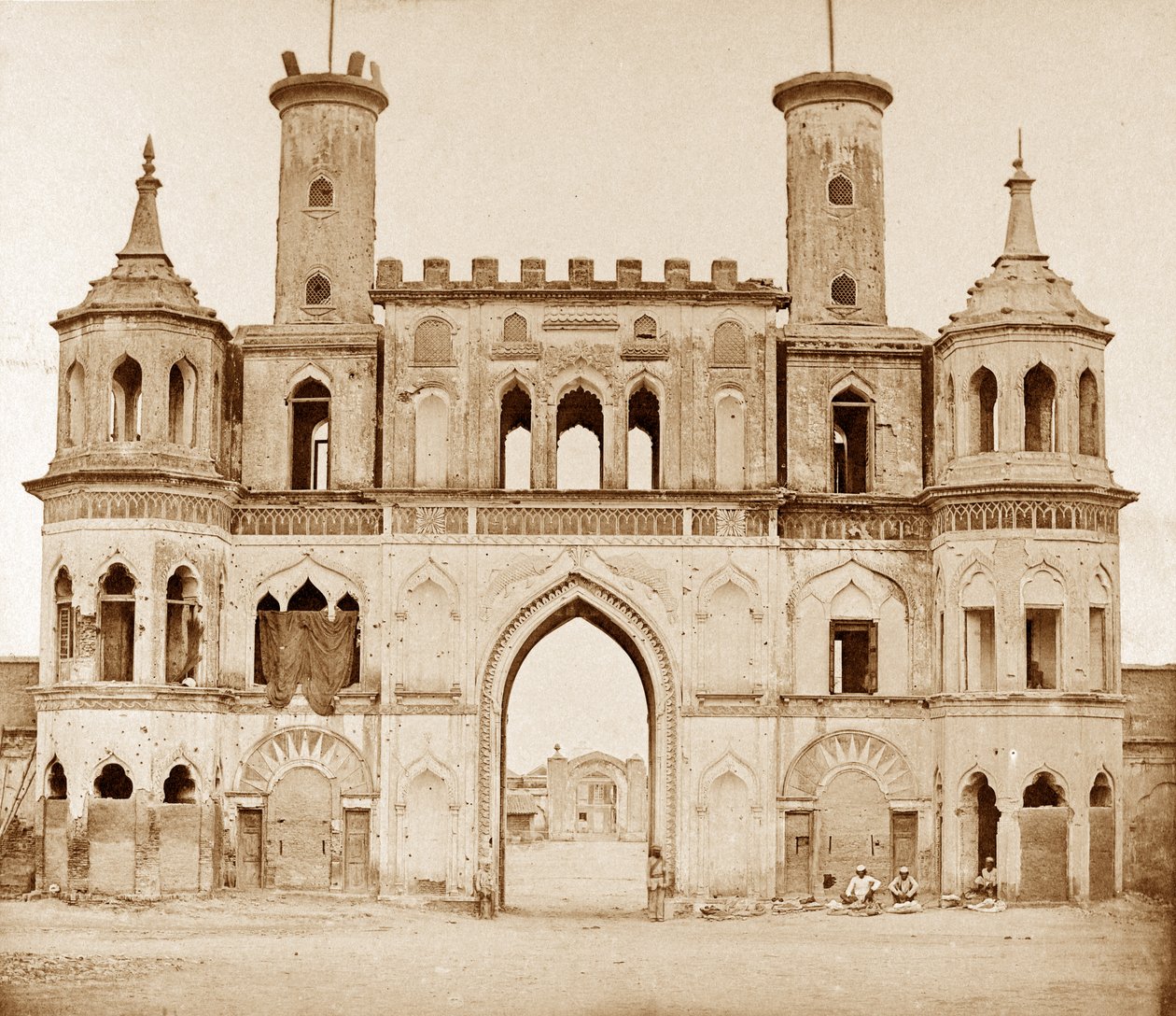 Gateway of the small Emaum Bara by Felice Beato