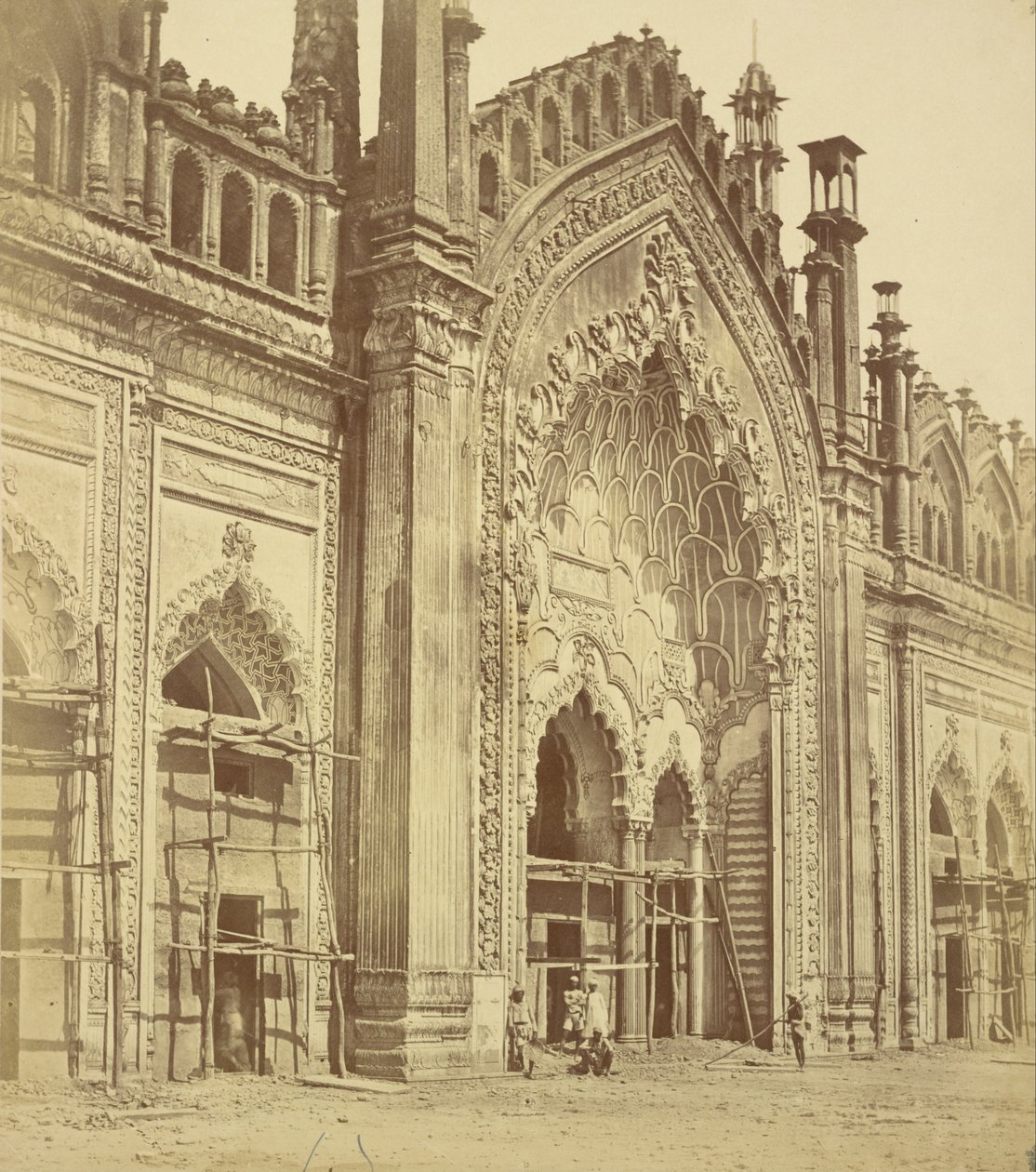 The Summa Musjid Gate, Lucknow by Felice Beato
