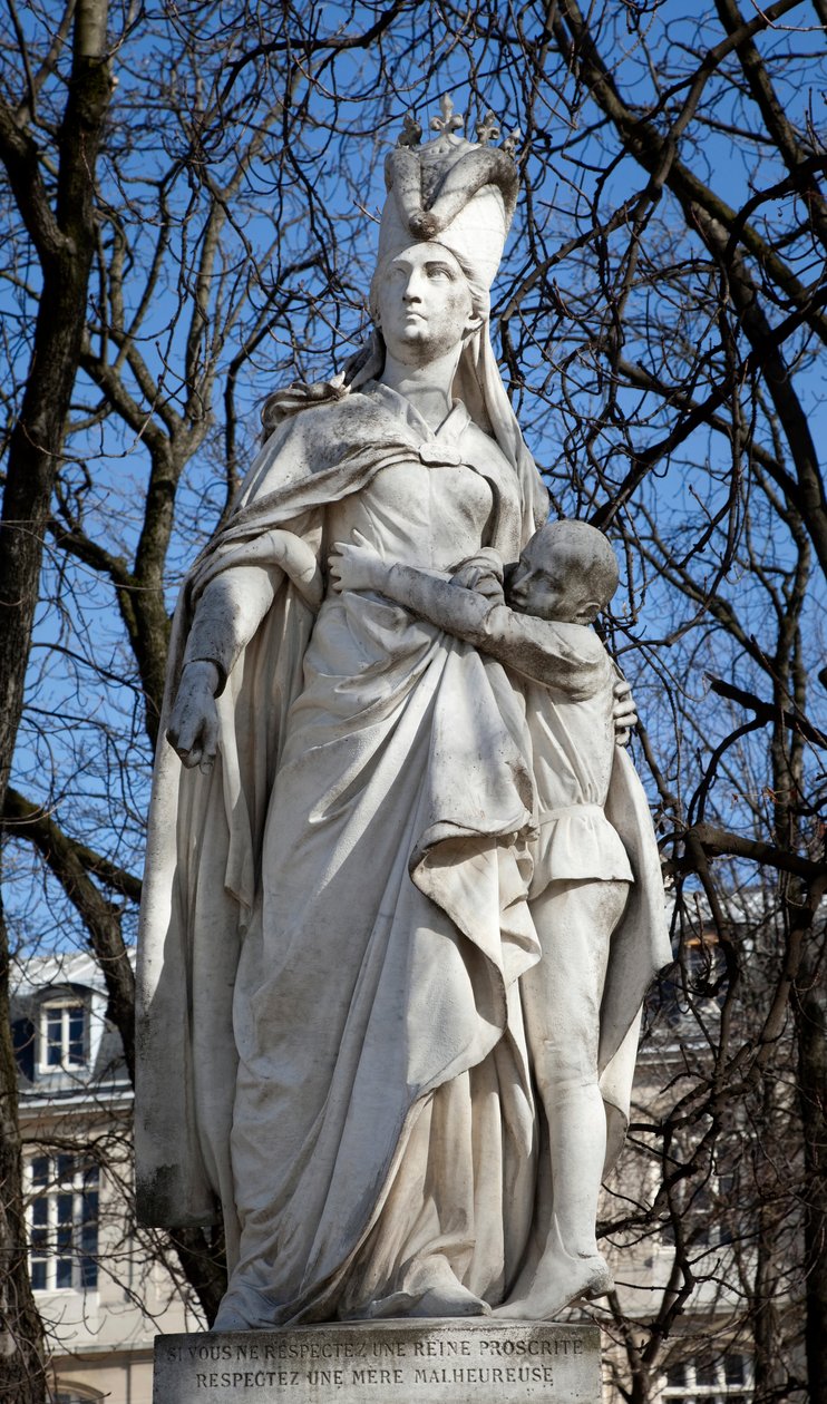 Statue of Margaret of Anjou by Ferdinand Taulet