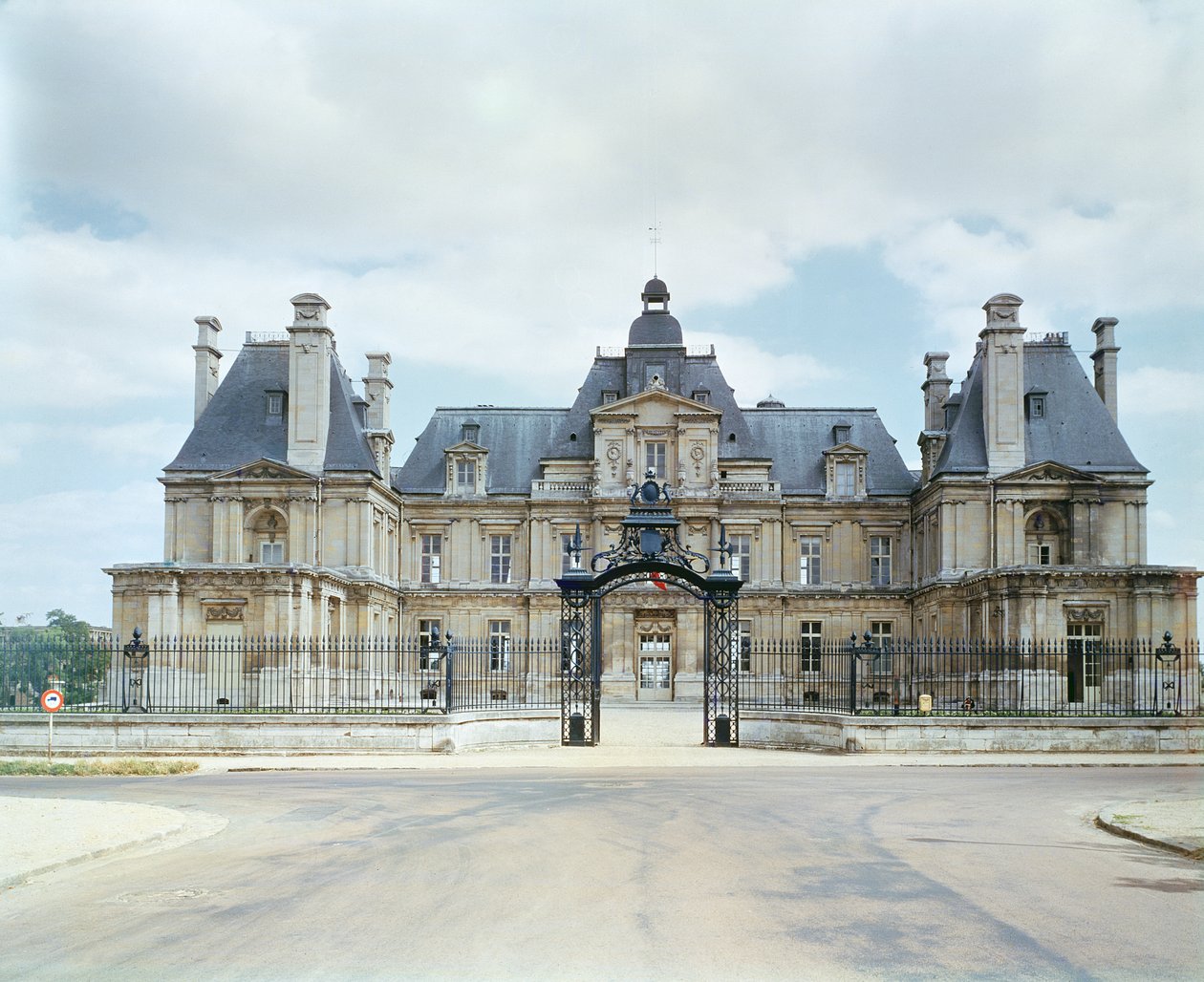 View of the West facade of Chateau de Maisons-Laffitte, built 1642-51 by Francois Mansart