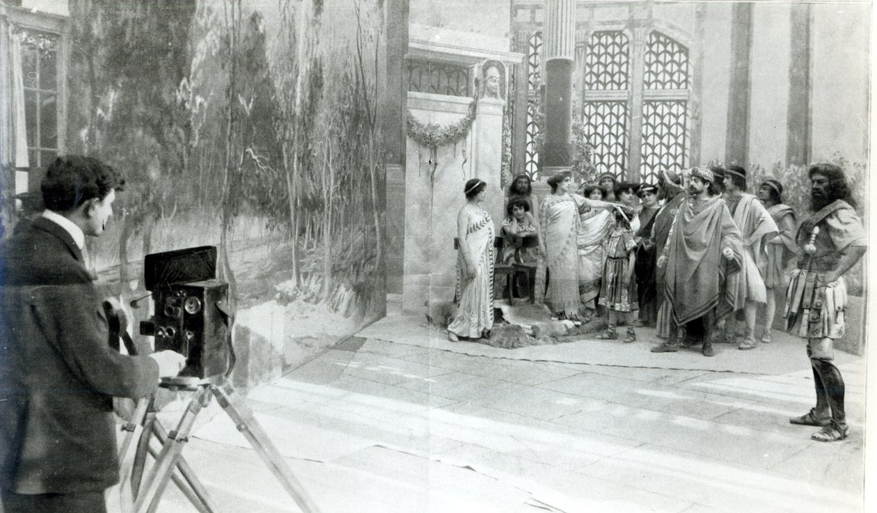 Actors from the Academie and Comedie Francaise filming the Retour d