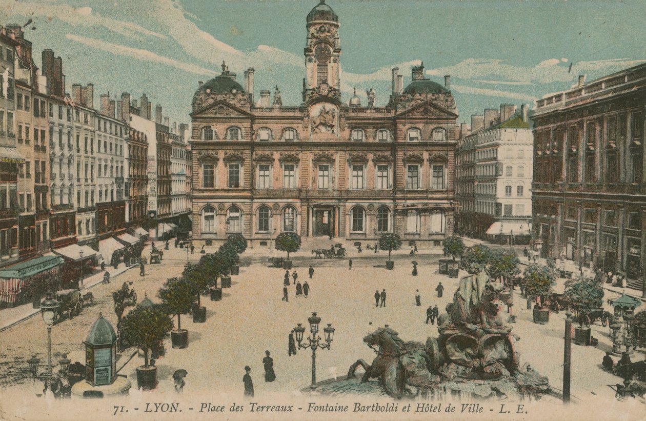 Lyon - Place des Terreaux - Bartholdi Fountain and the Town Hall. Postcard sent in 1913 by French Photographer