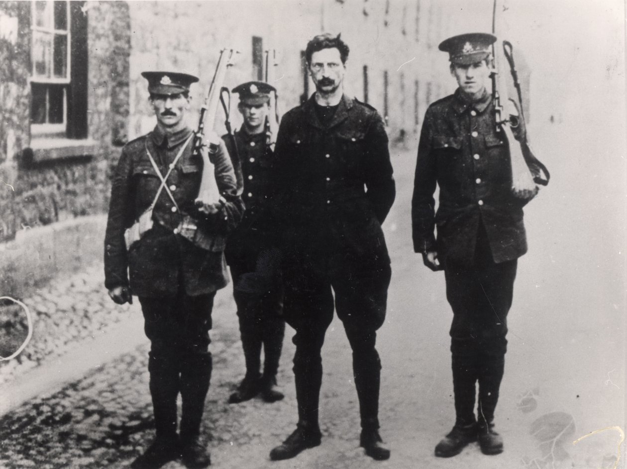 The arrest of Eamonn De Valera (1882-1975) 1917 by French Photographer