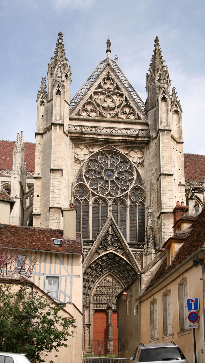 The south façade and rose window by French School