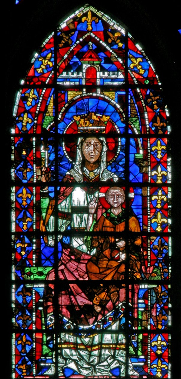 Window w100 depicting the Virgin and Child by French School