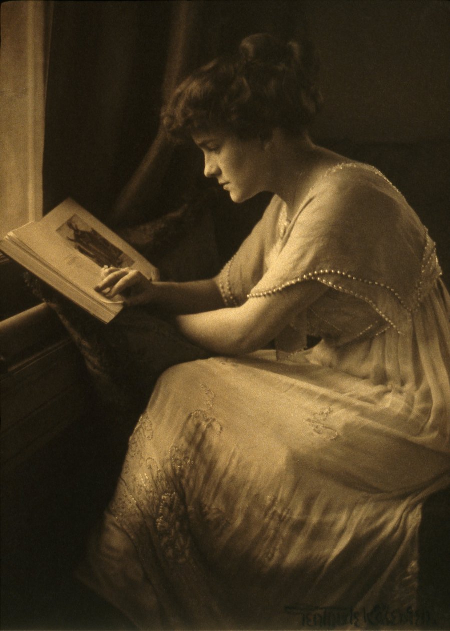 Portrait of Martine McCulloch by Gertrude Käsebier
