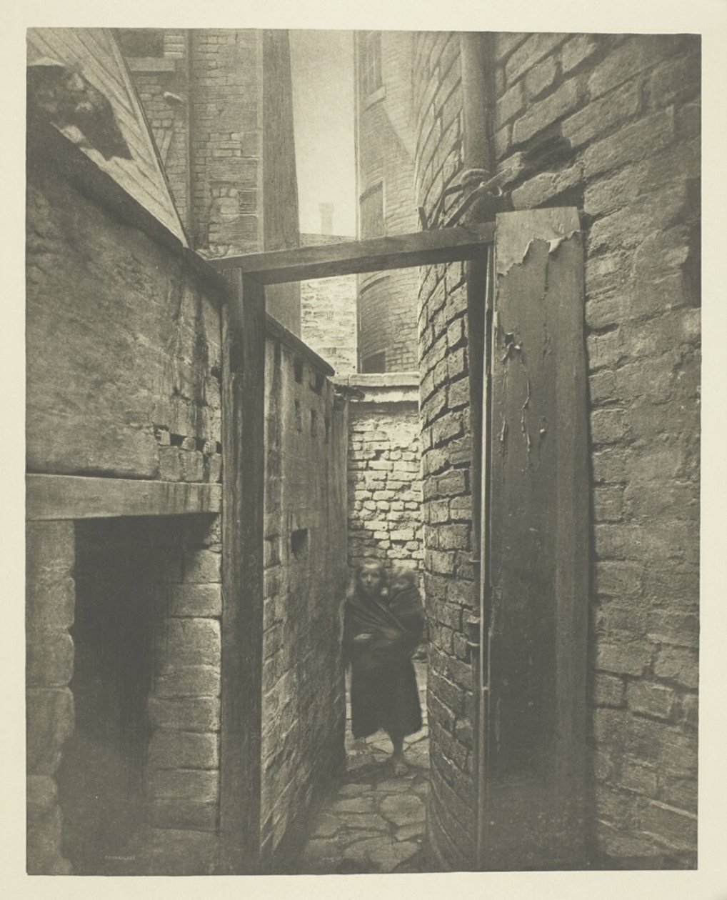 Close No. 11 Bridgegate by James Craig Annan