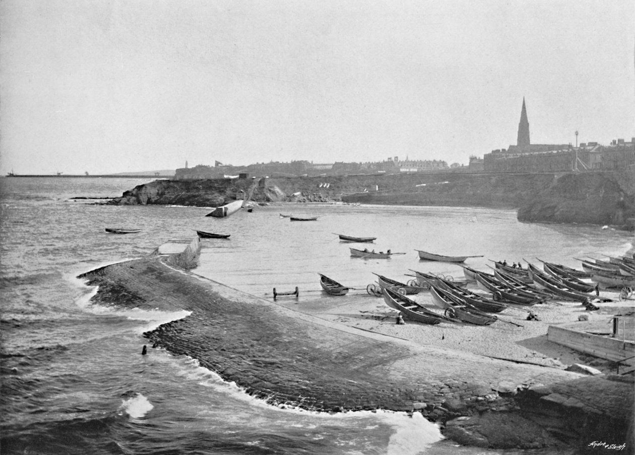 Cullercoats Bay, Tynemouth by M. Aunty