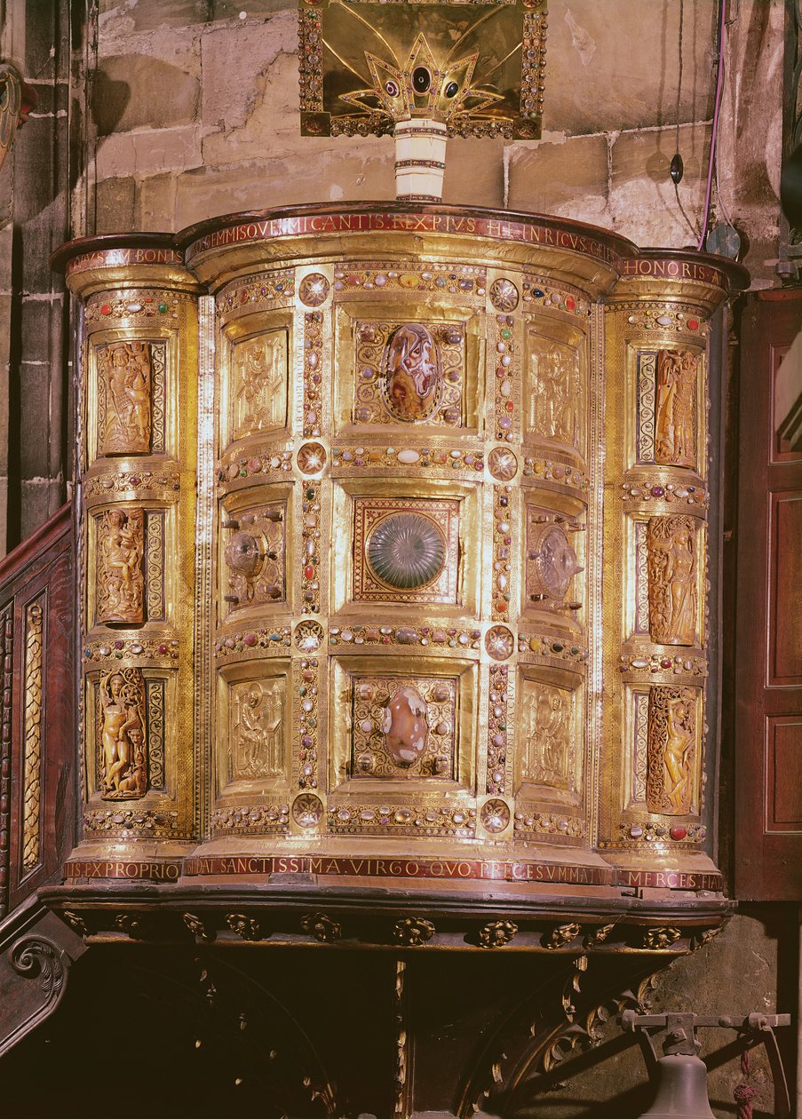 Pulpit, given by Henri II by Ottonian
