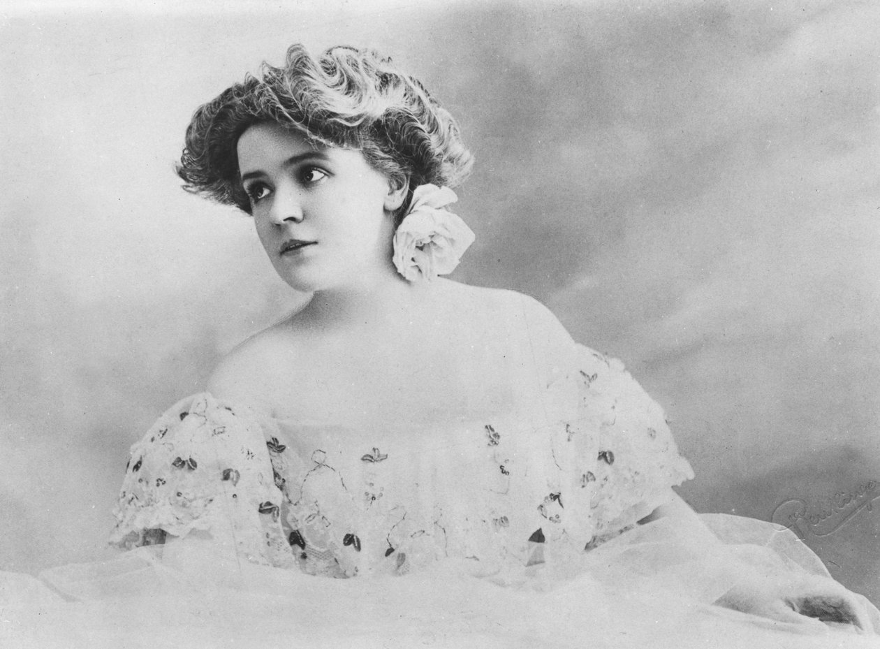Portrait of Germaine Gallois by Reutlinger Studio