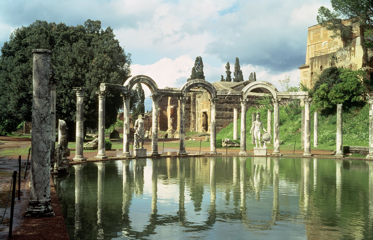 Curved End of the Canopus Canal from the South by Roman