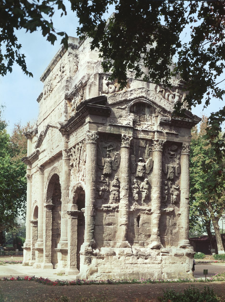 View of the Arc de Triomphe by Roman