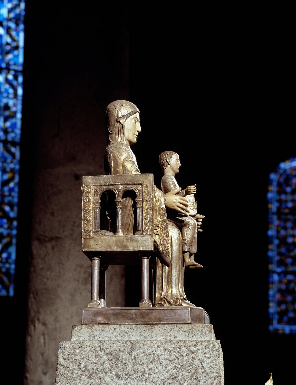 Virgin and Child (sculpture) by Romanesque