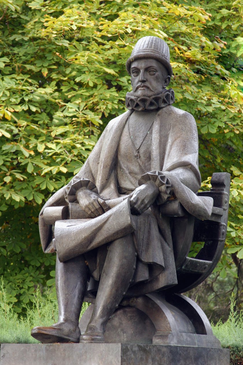 Statue of Felipe II by Spanish School
