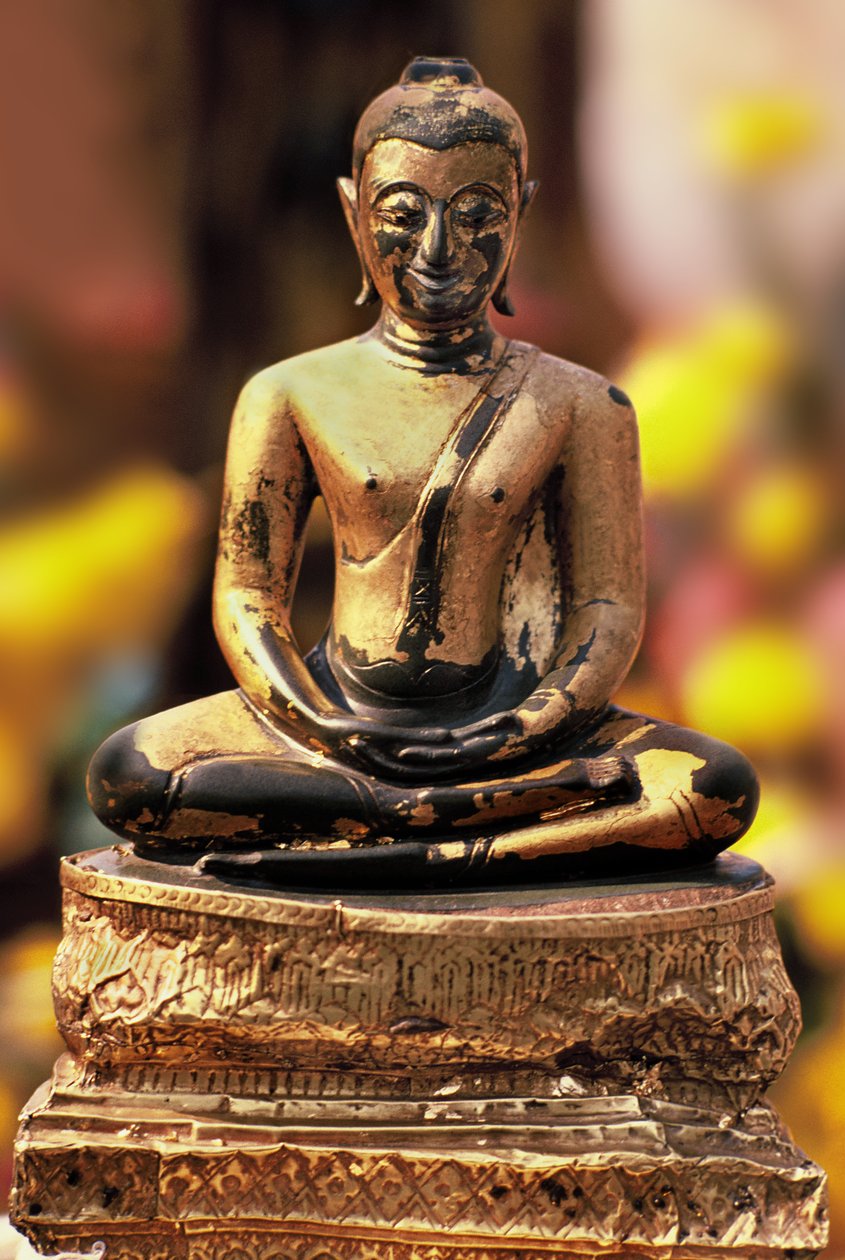 The Buddha named Phra Keo Don Tao by Thai School