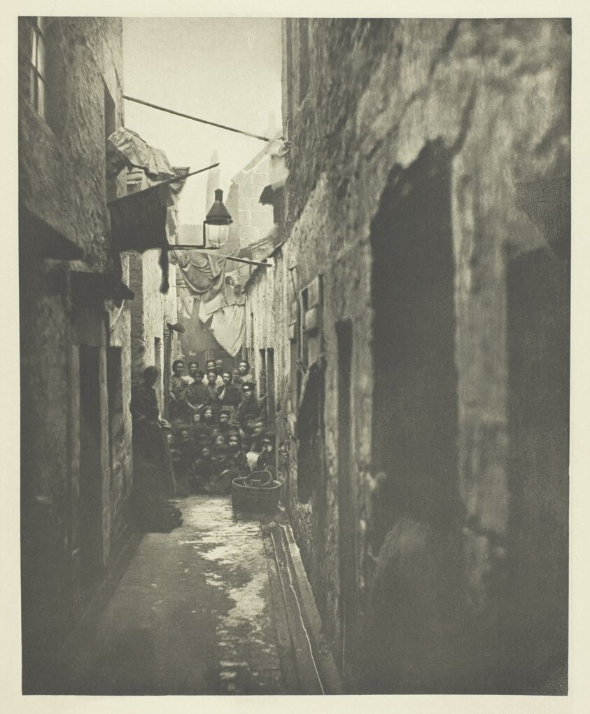 Close No. 118 High Street by Thomas Annan