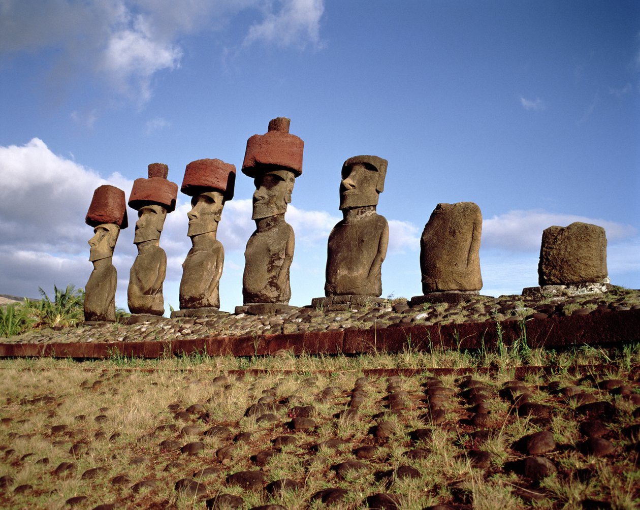 Monolithic Statues on Ahu Nau Nau at Anakena Beach, c.1000-1600 by Unbekannt Unbekannt