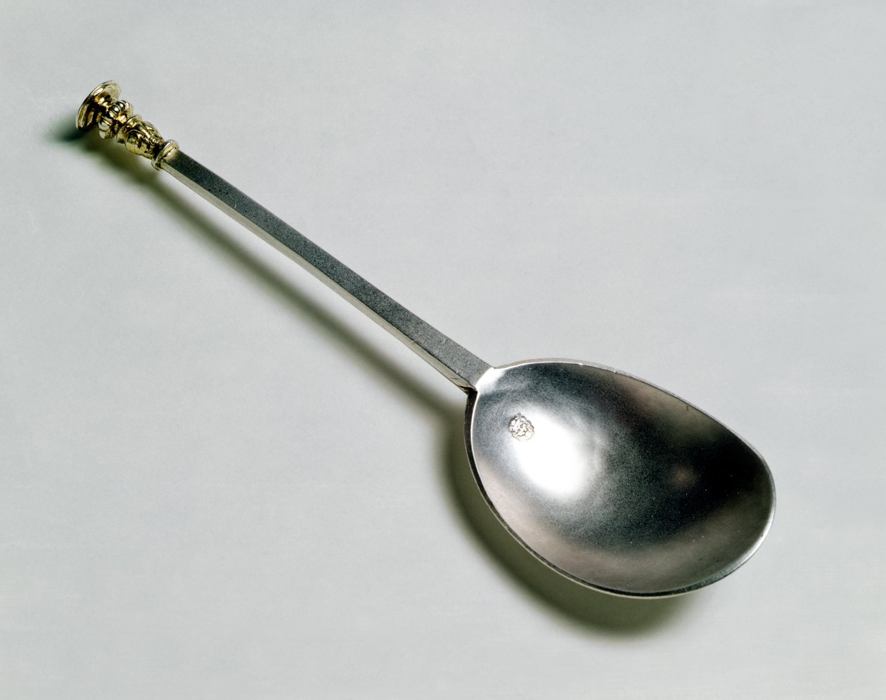 Silver Apostle Spoon with Gold Seal Top by Unbekannt Unbekannt