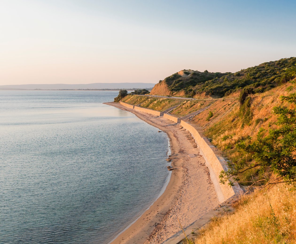 The beach at Anzac Cove, looking north by Unbekannt Unbekannt