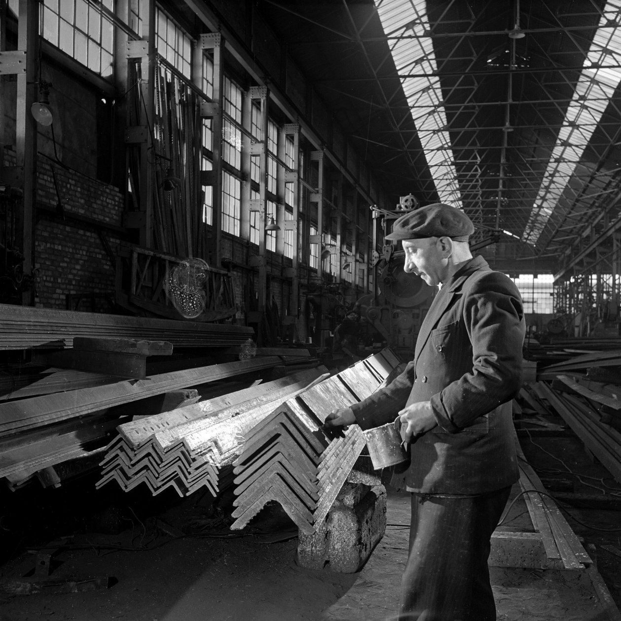 A Fitter Marks Off Girders at Whessoe Ltd by Unbekannt