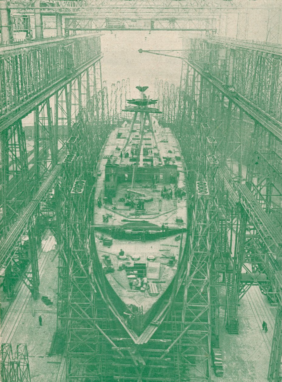A light cruiser under construction by Unbekannt