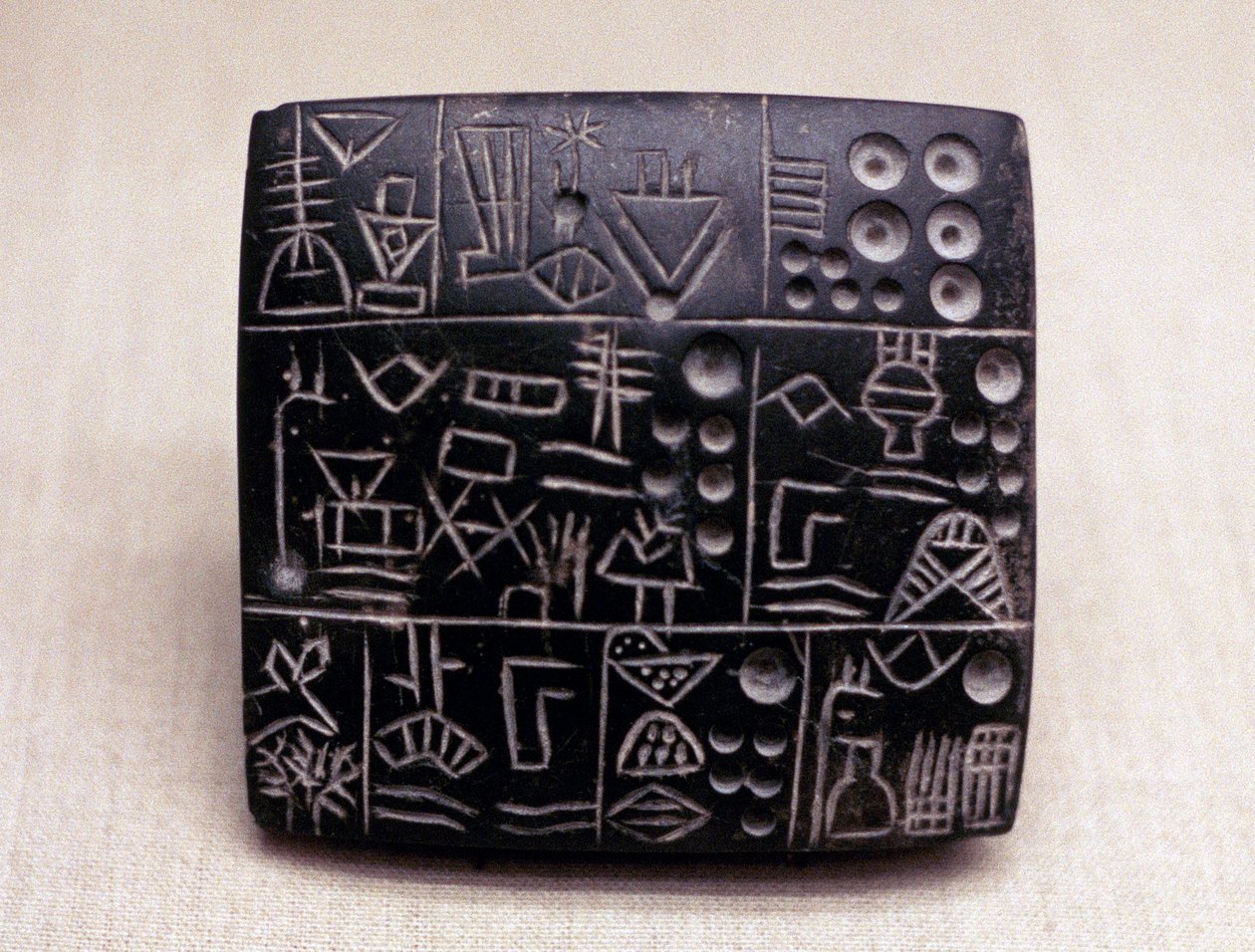 Administrative Tablet of Clay, Mesopotamian Sumerian, 3100-2900 BC by Unbekannt