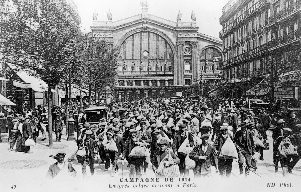 Belgians Arriving in Paris by Unbekannt