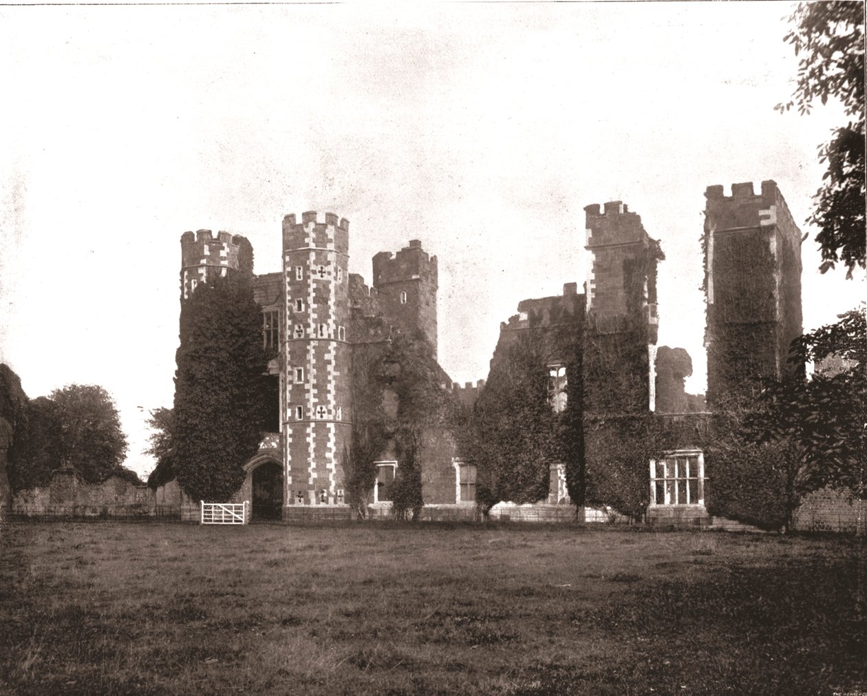 Cowdray House, Midhurst, Sussex by Unbekannt