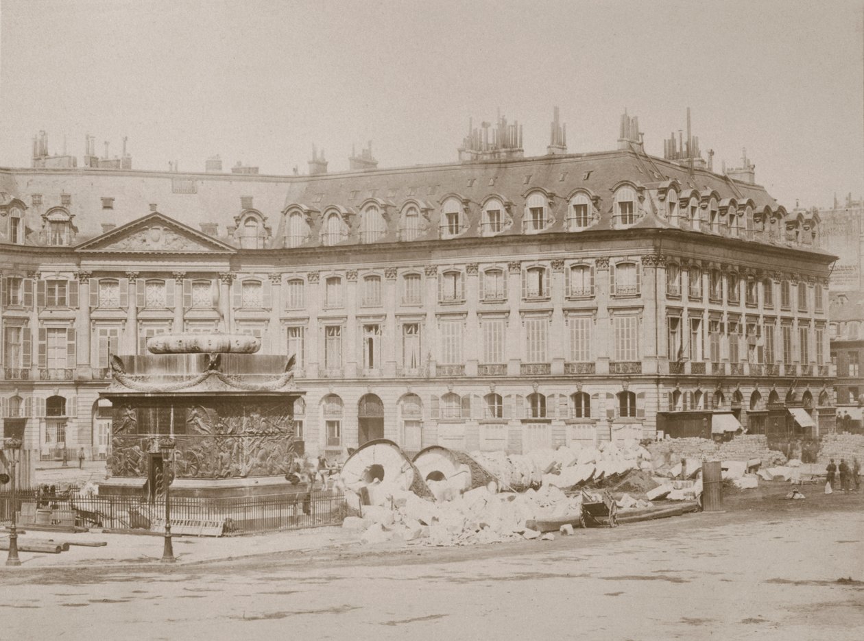 Fallen Column, Place Vendome, Paris by Unbekannt