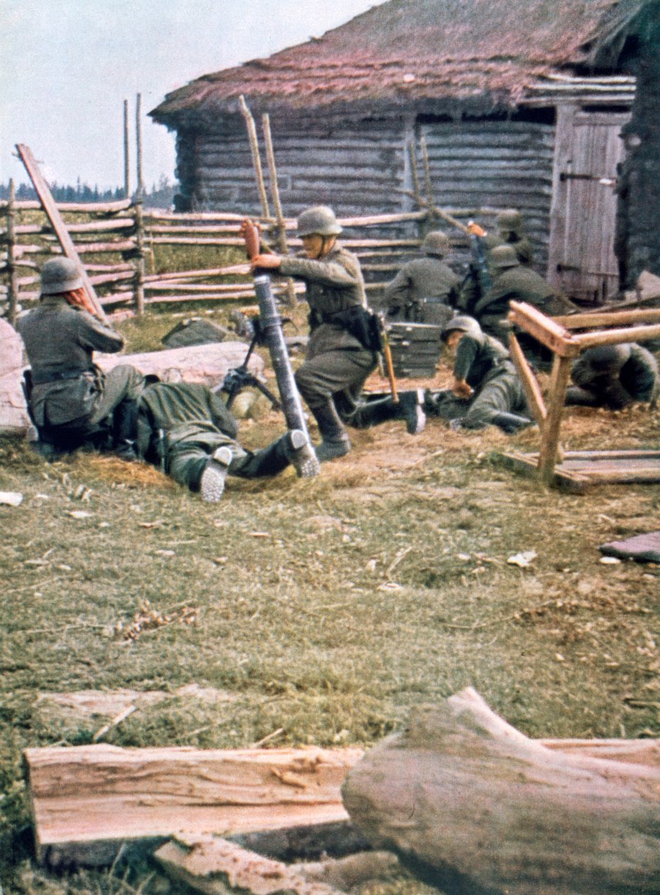 German Paratroops Using Mortars, Russia, 1943 by Unbekannt