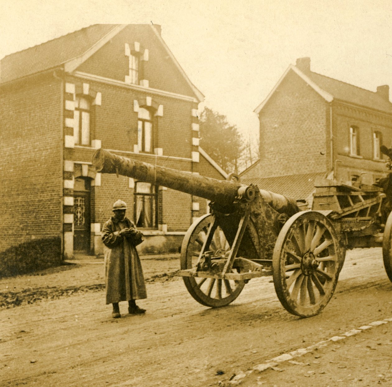 Heavy artillery by Unbekannt
