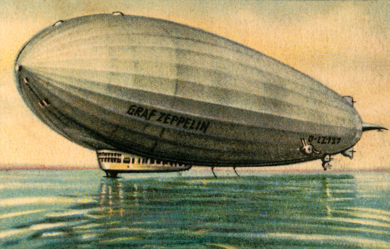 LZ 127 Graf Zeppelin by Unbekannt