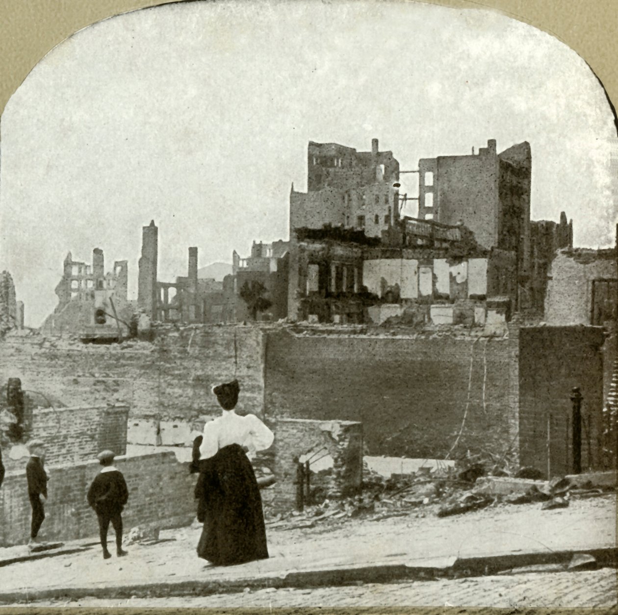 Looking west from the Jewish Synagogue, 1906 by Unbekannt