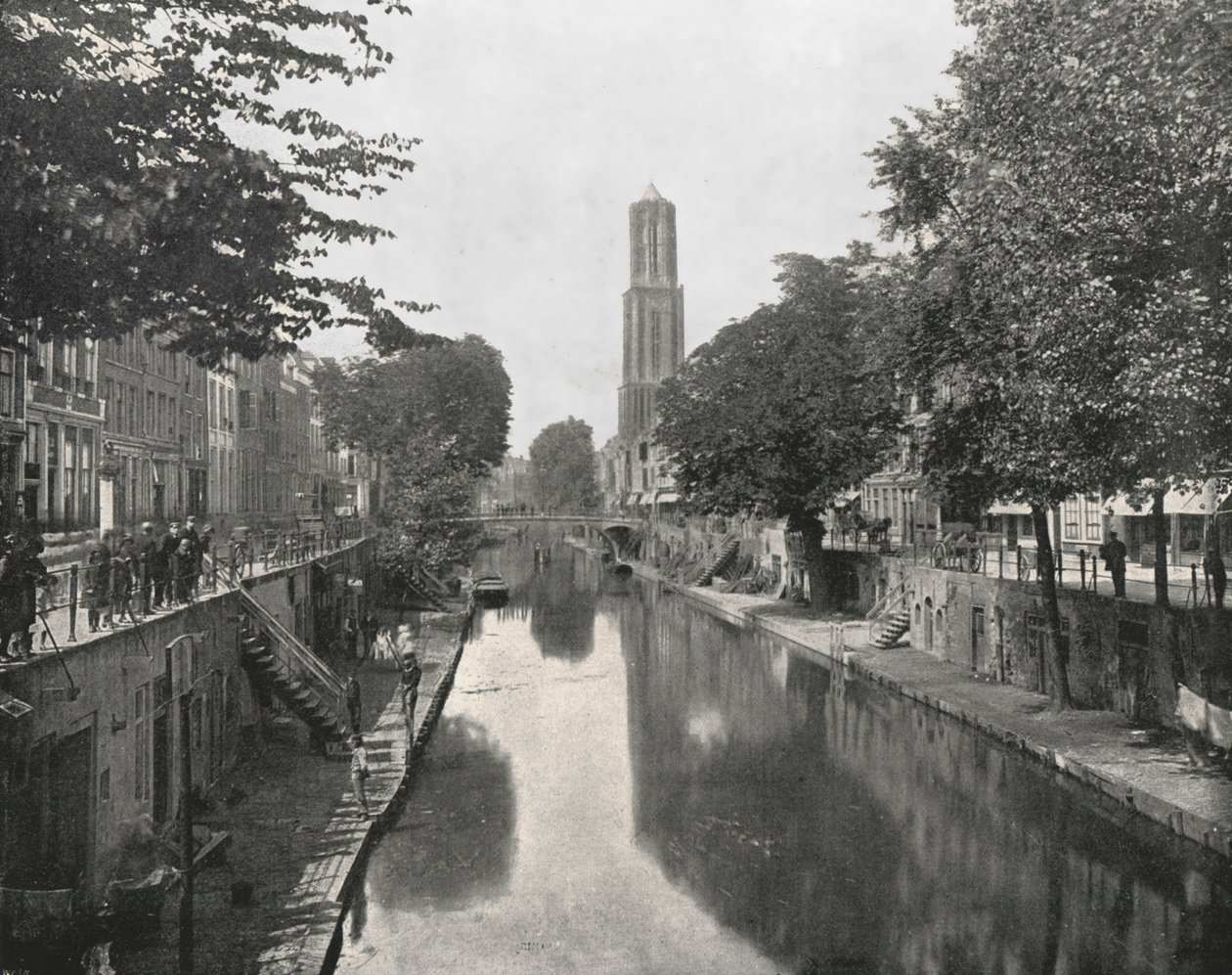 Old Canal and Dom Tower, Utrecht, Netherlands by Unbekannt