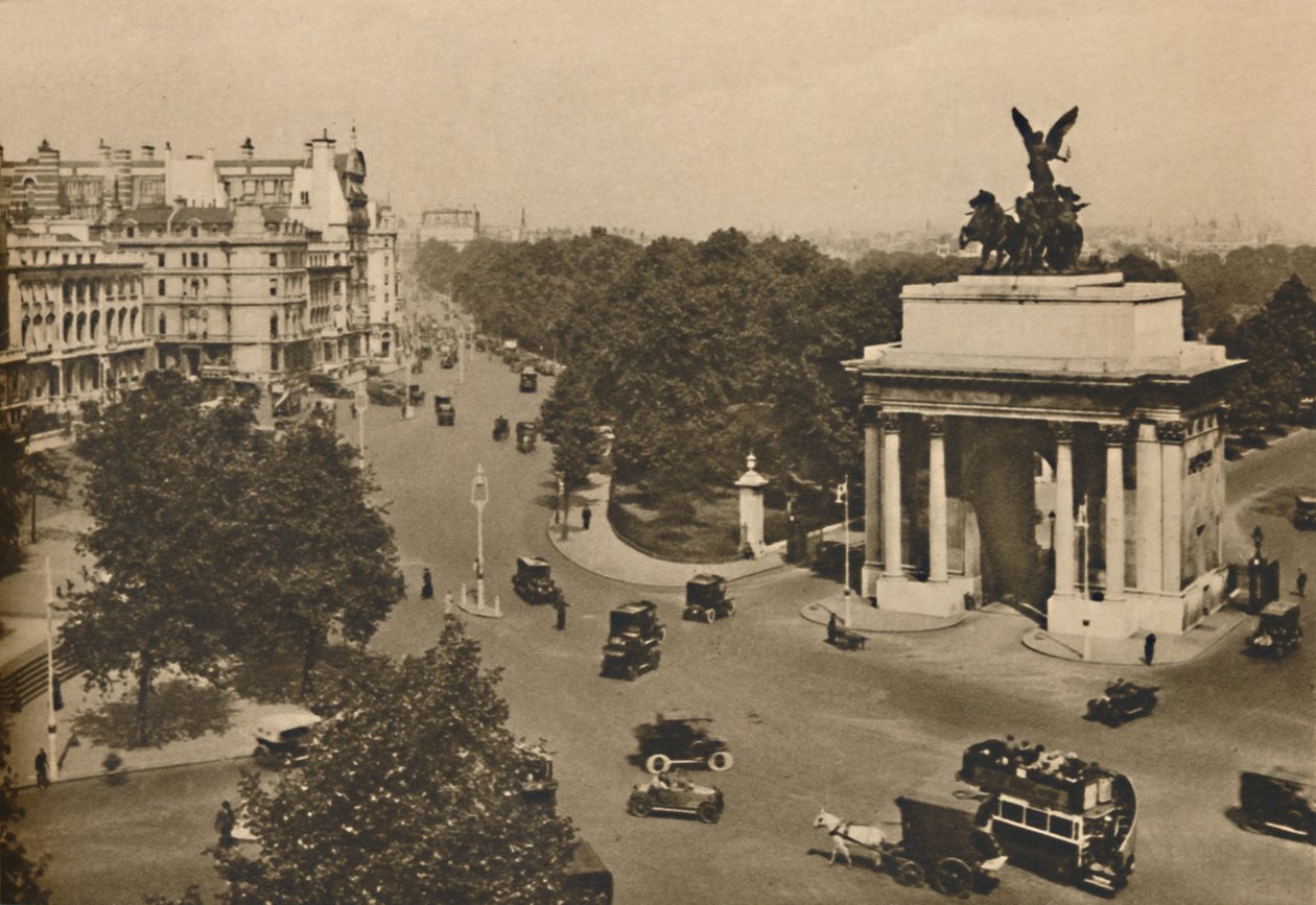 Piccadilly and the Quadriga of Constitution Hill by Unbekannt