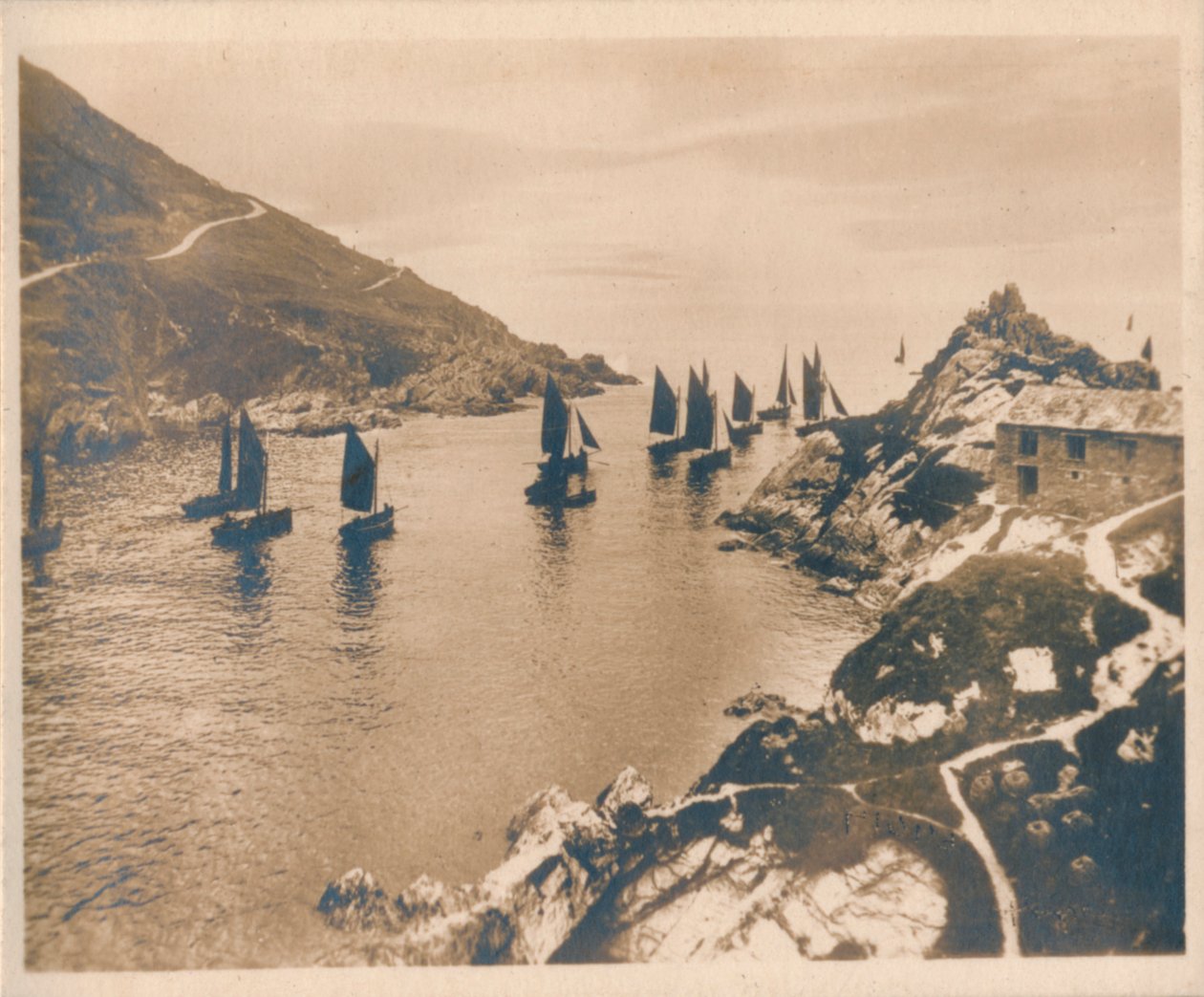 Polperro Harbour & Peak Rocks by Unbekannt